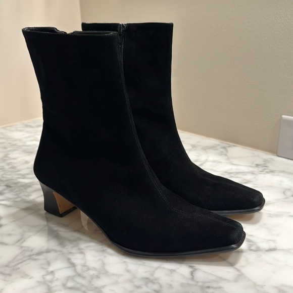 Etienne Aigner Camera Black Suede Heeled Boots - Picture 1 of 7